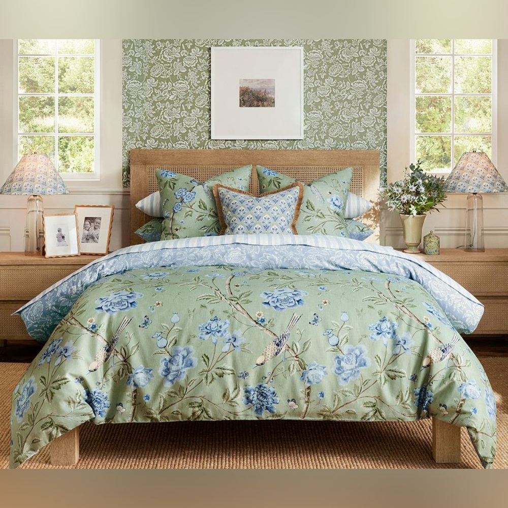 POTTERY BARN “KRAVET MEADOWLARK” REVERSIBLE DUVET  *SIZE: QUEEN *NWT $199.00